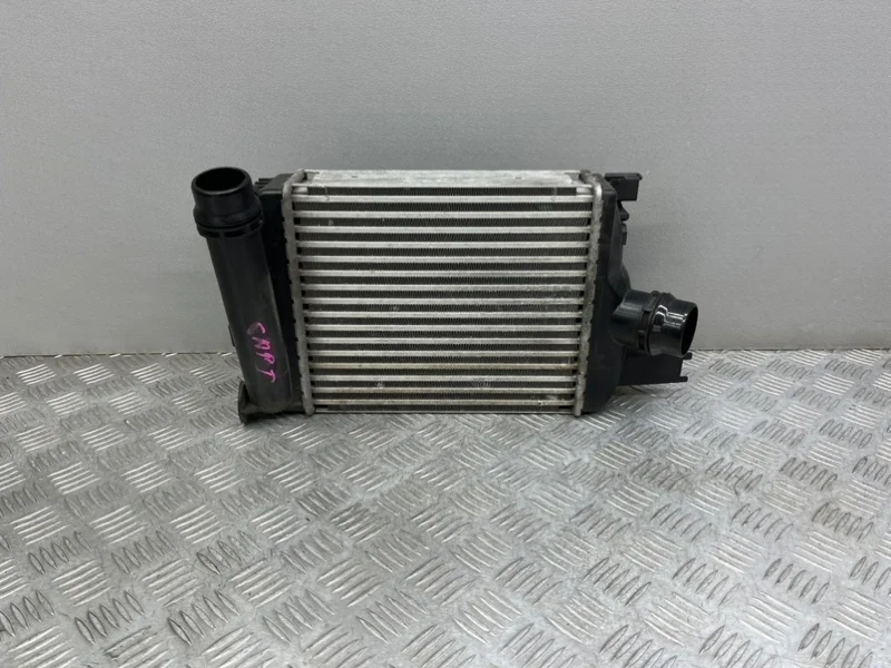 Интеркулер Renault Captur J87