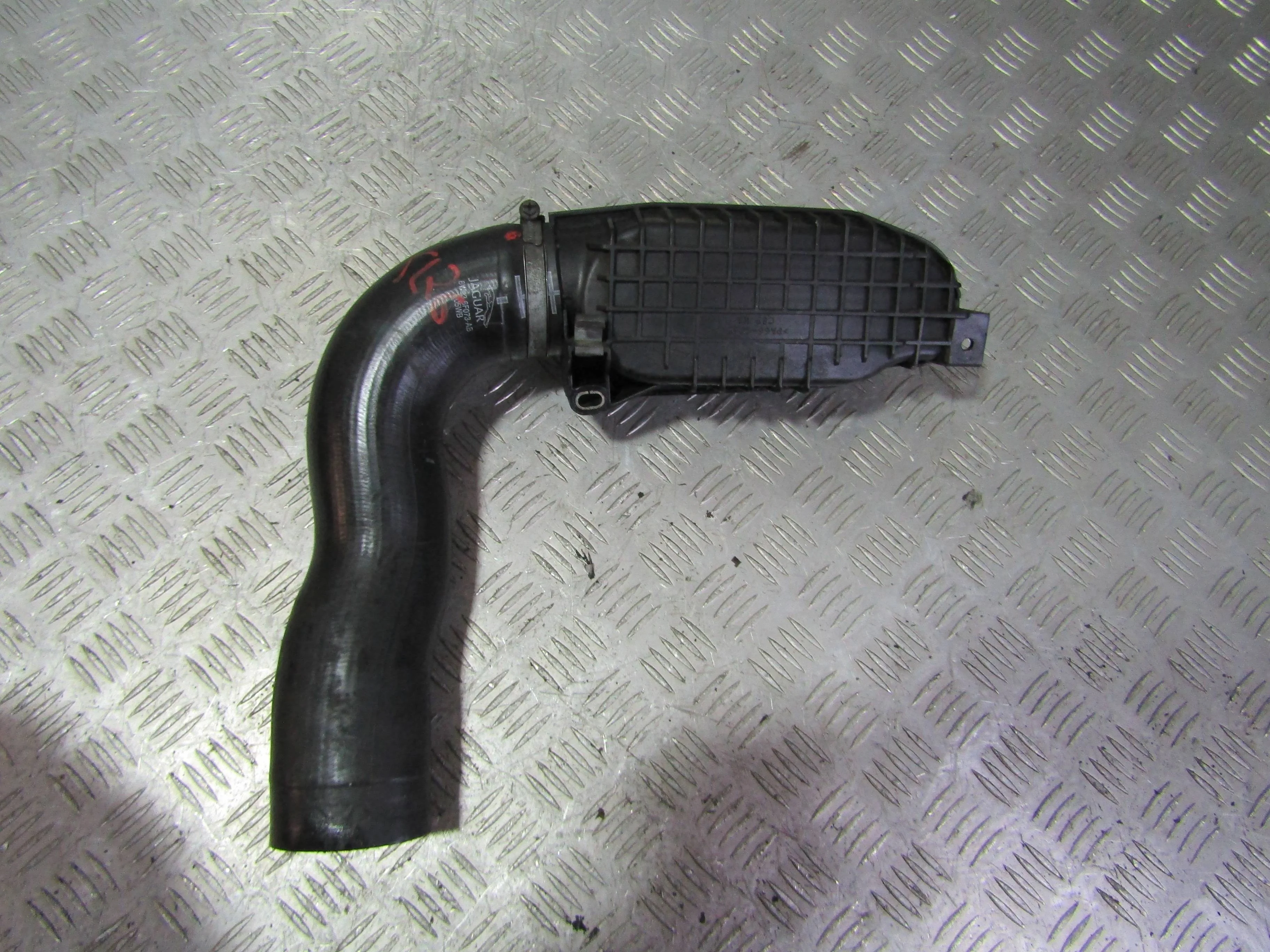 Патрубок впускной JAGUAR XF I рестайлинг (2011—20