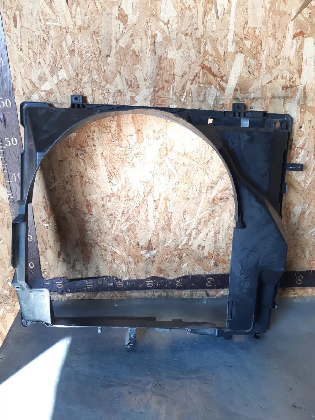 Диффузор вентилятора Nissan Pathfinder III рестайлинг (2010—2014) 2011 KAF - бежевый