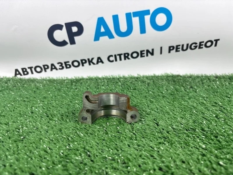 Бугель (шейка) выпускного распредвала Peugeot 308 2010 T7