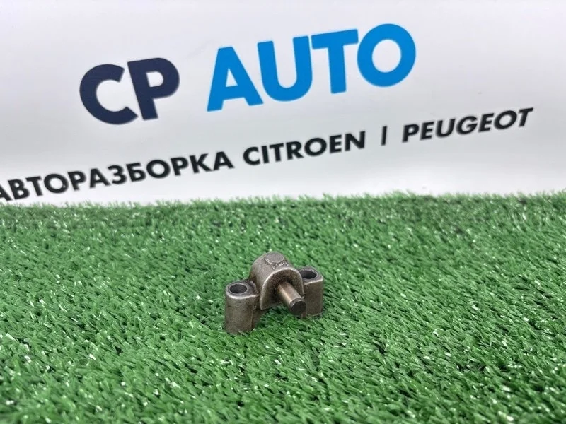 Бугель (шейка) вала подъема клапанов Peugeot 308 2013 T7