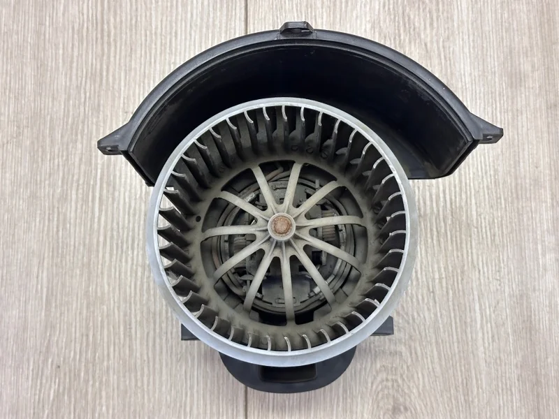 Моторчик печки VW Touareg 2003-2007 7L