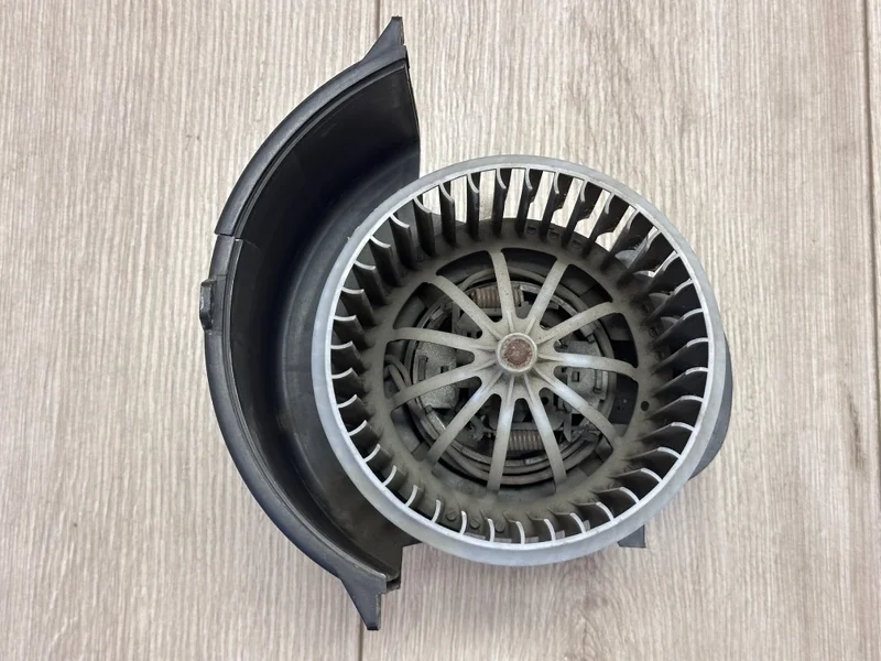 Моторчик печки VW Touareg 2006-2010 7L