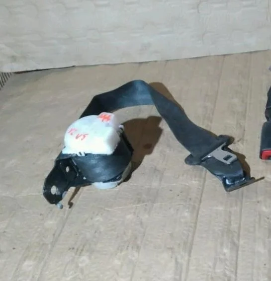 Б.у. ремень безопасности MITSUBISHI LANCER CY2A MITSUBISHI LANCER CY2A