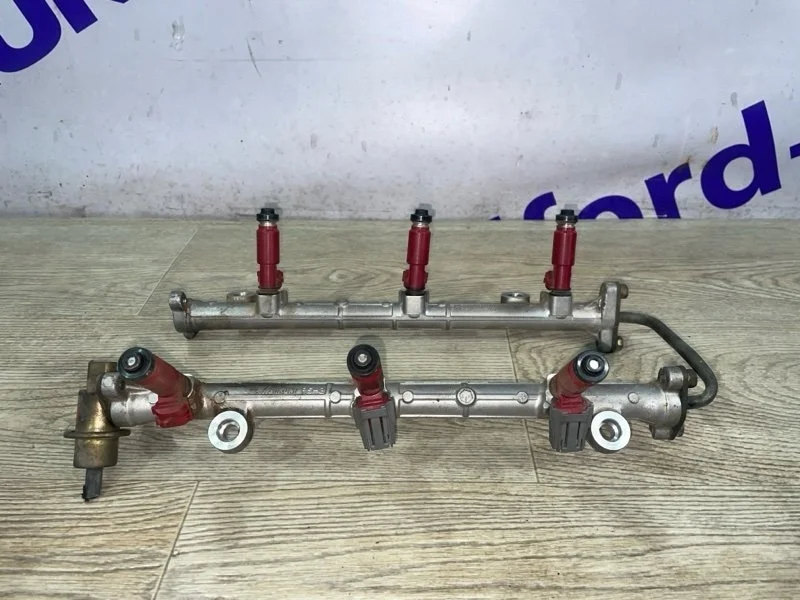 Топливная рампа Mitsubishi Pajero 2006