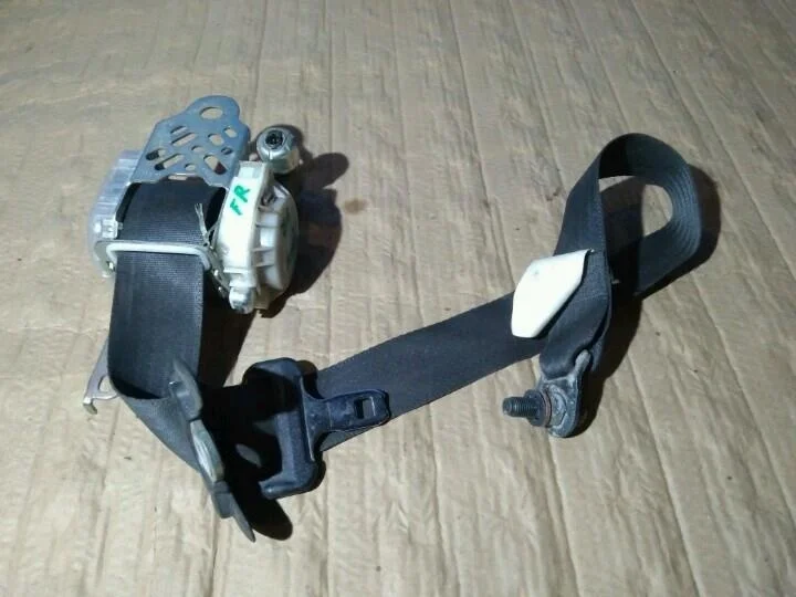 Б.у. ремень безопасности MITSUBISHI LANCER CY3A MITSUBISHI LANCER CY3A