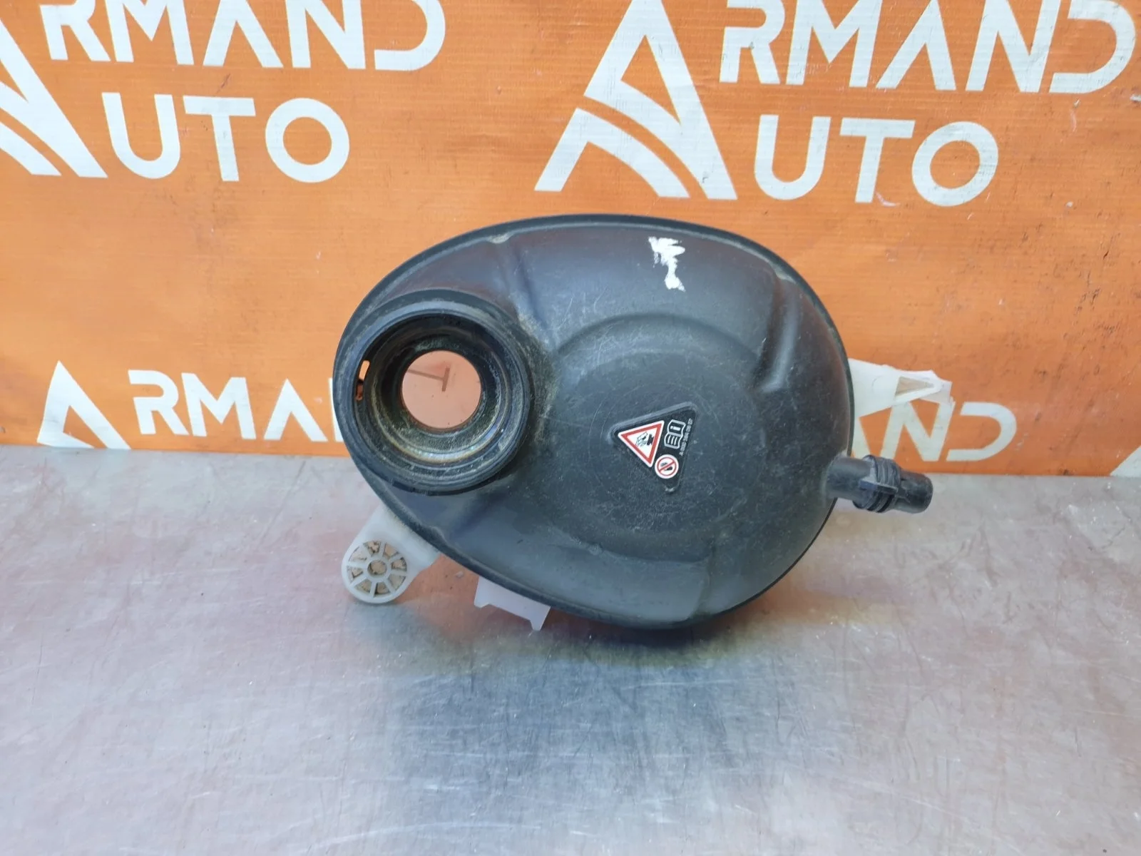 Бачок расширительный Mercedes -Class 2014-2021 W205