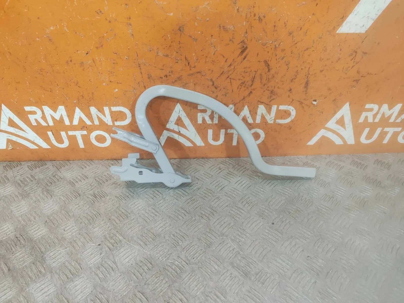 Петля крышки багажника Kia Rio 2017-нв 4 FB