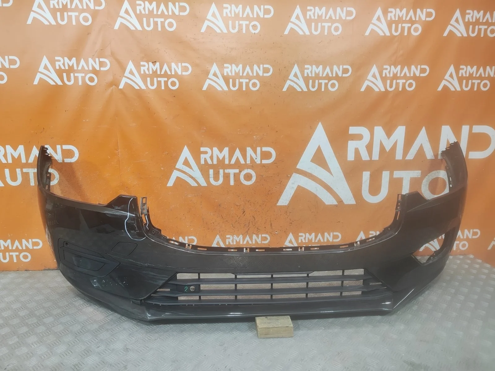 Бампер Volvo XC60 2017-2021