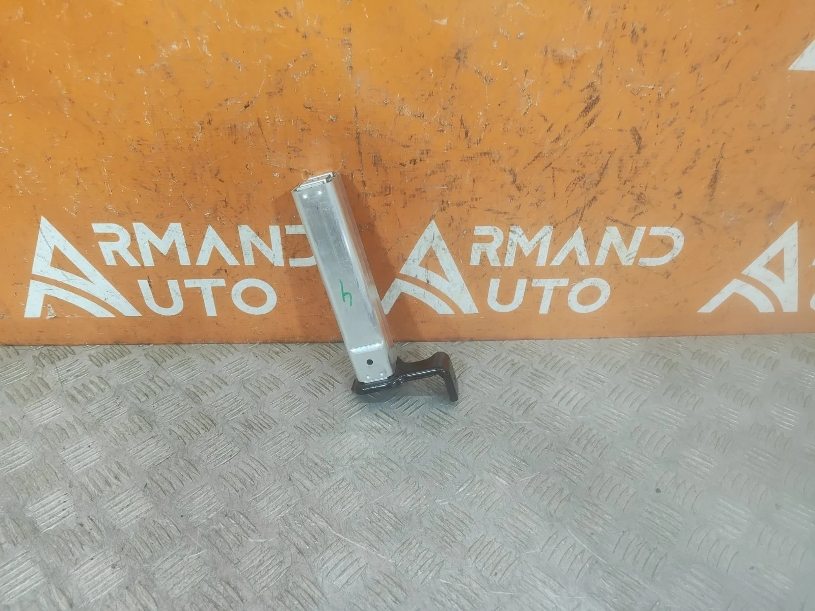 Кронштейн усилителя бампера Mercedes GLE-Class 2018-нв V167