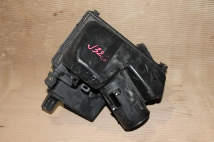 Б.у. корпус воздушного фильтра NISSAN TEANA J32 NISSAN TEANA J32