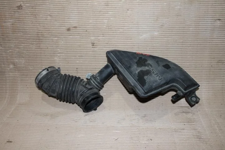 Б.у. патрубок воздушного фильтра NISSAN X-TRAIL T31 NISSAN X-TRAIL T31