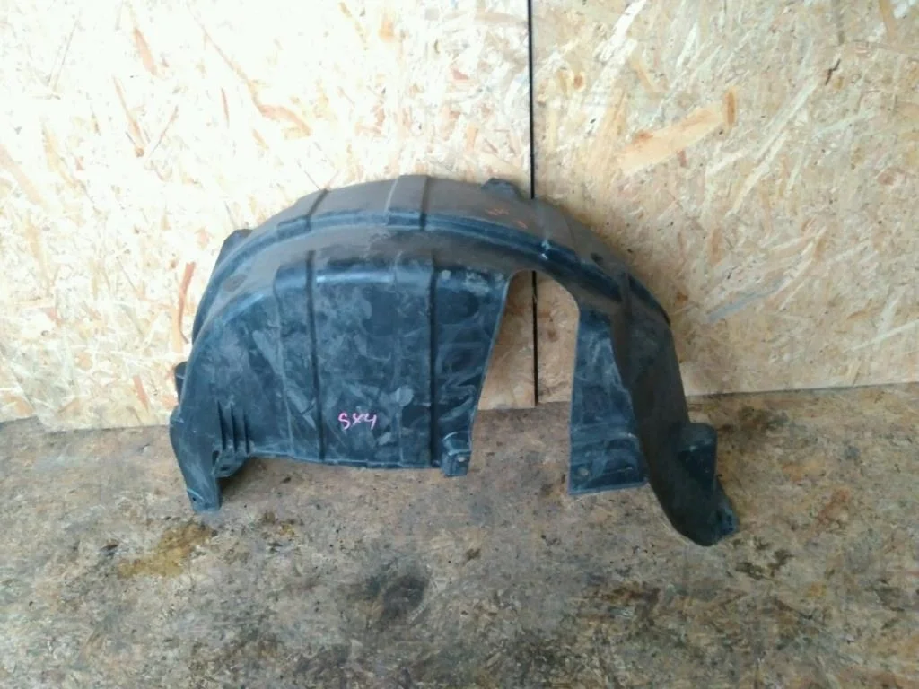Б.у. подкрылок SUZUKI SX4 YA11S SUZUKI SX4 YA11S