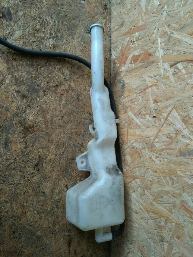 Б.у. бачок расширительный MITSUBISHI GRANDIS NA4W MITSUBISHI GRANDIS NA4W