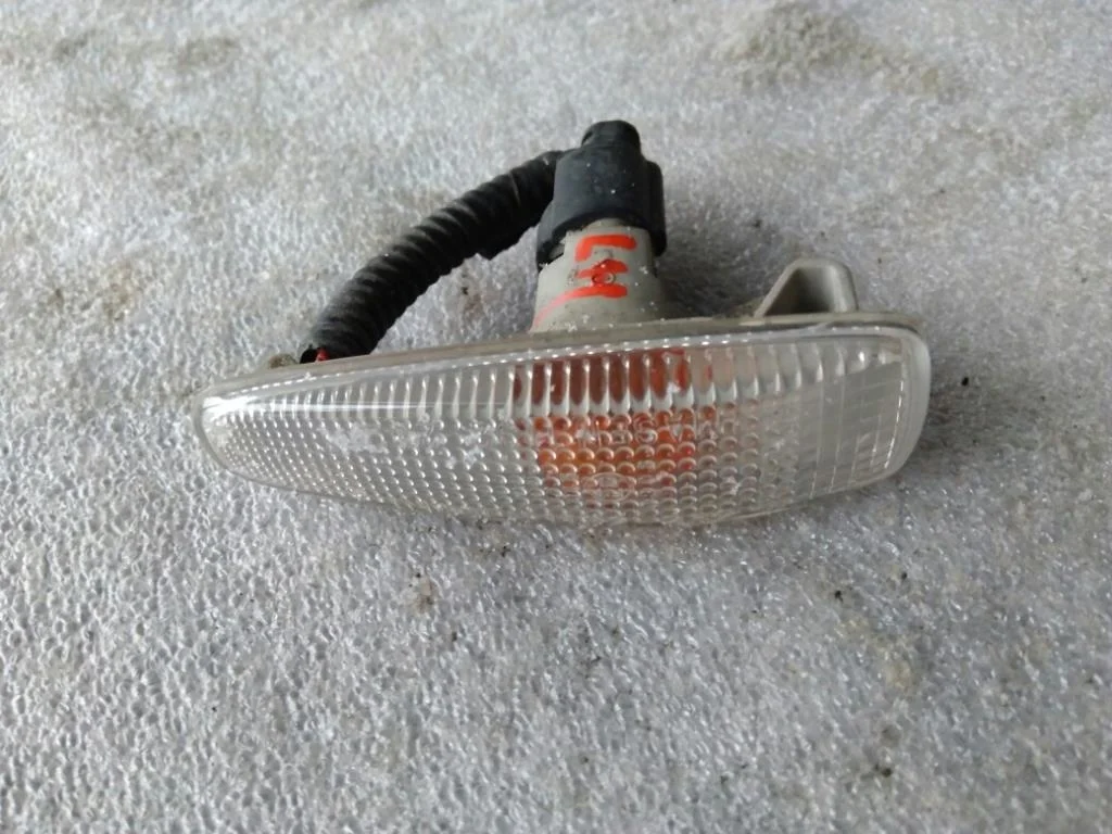 Б.у. поворотник MITSUBISHI LANCER CY4A MITSUBISHI LANCER CY4A