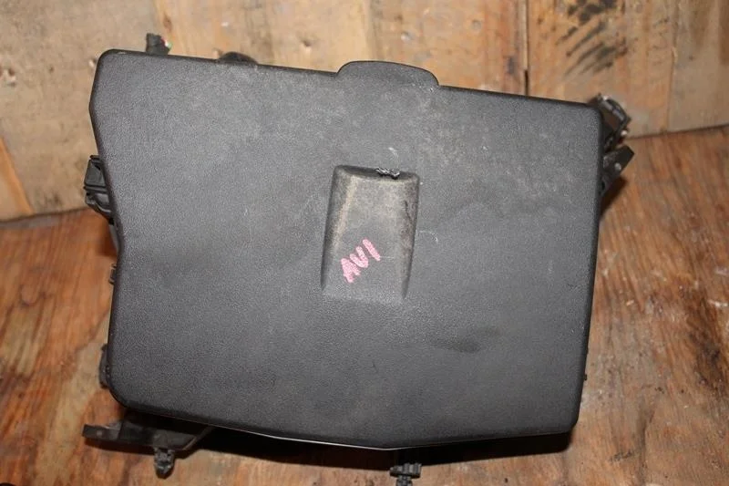 Б.у. блок предохранителей основной TOYOTA AURIS ZRE150 TOYOTA AURIS ZRE150