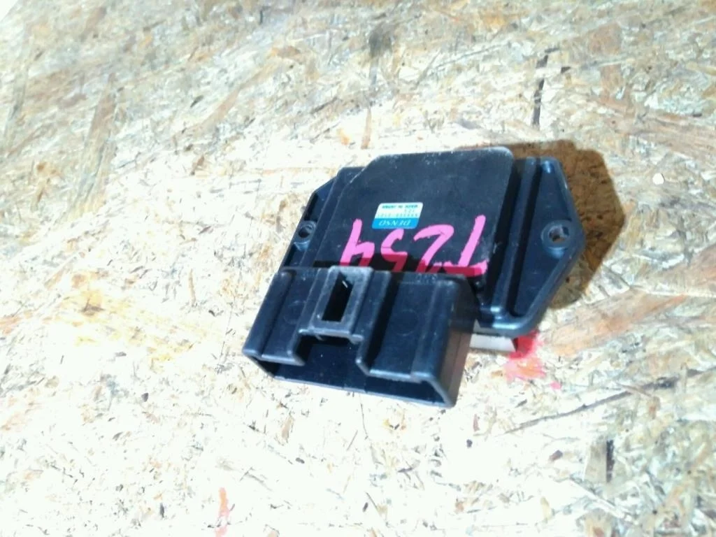 Б.у. резистор печки TOYOTA AVENSIS AZT251 TOYOTA AVENSIS AZT251