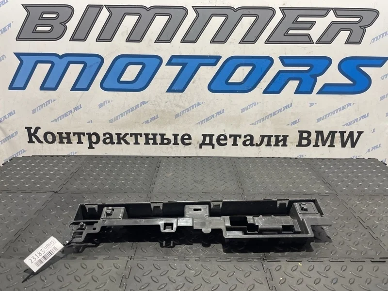 Кронштейн порога BMW 316i 51777256918 F30 N13B16A, правый