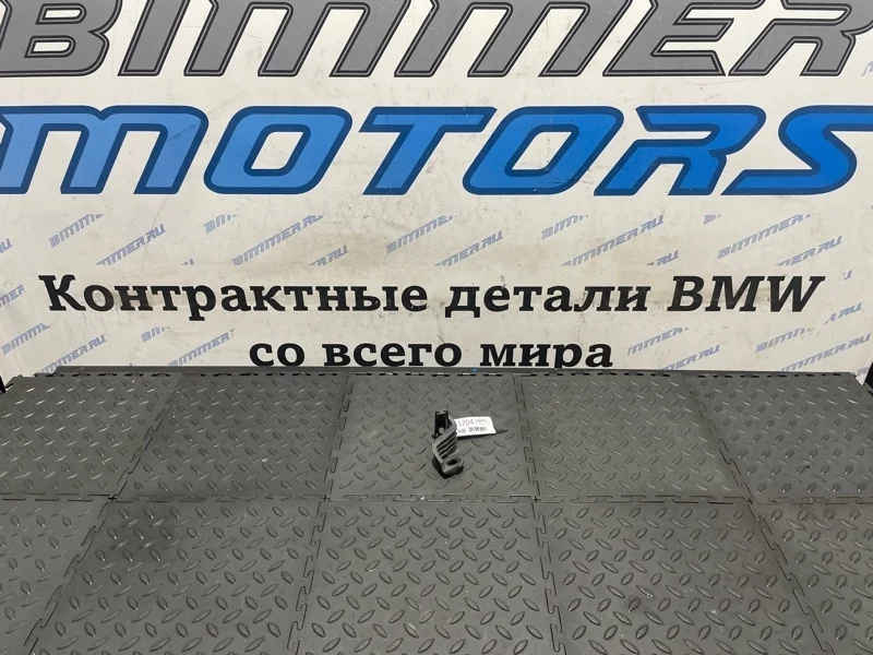 Кронштейн фары BMW 316i 51647285598 F30 N13B16A, правый