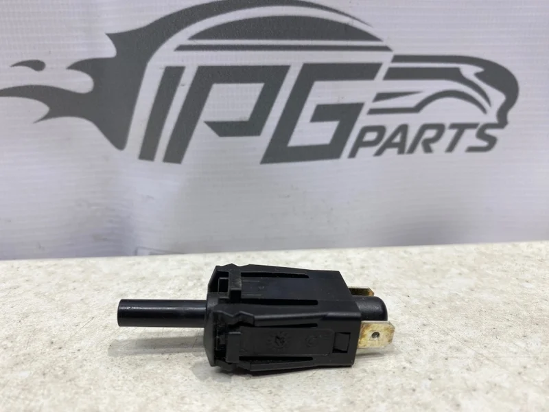 Выключатель стояночного тормоза Mercedes-benz GLK X204