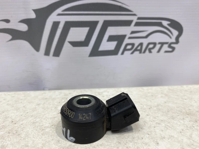 Датчик детонации Mercedes-benz 2014 W246