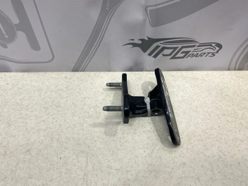 Петля передней правой двери верхняя Mercedes-benz 2013 W212