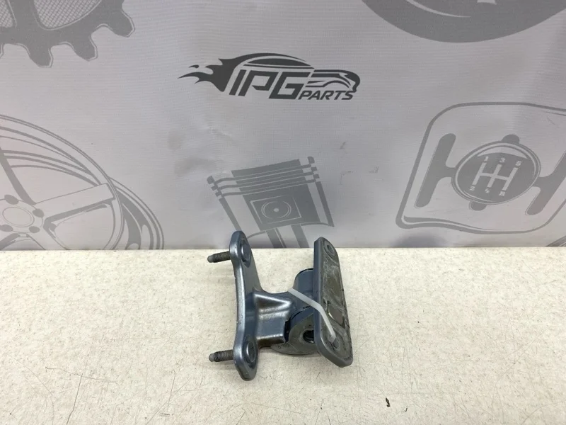 Петля передней левой двери нижняя Mercedes-benz 2014 W212