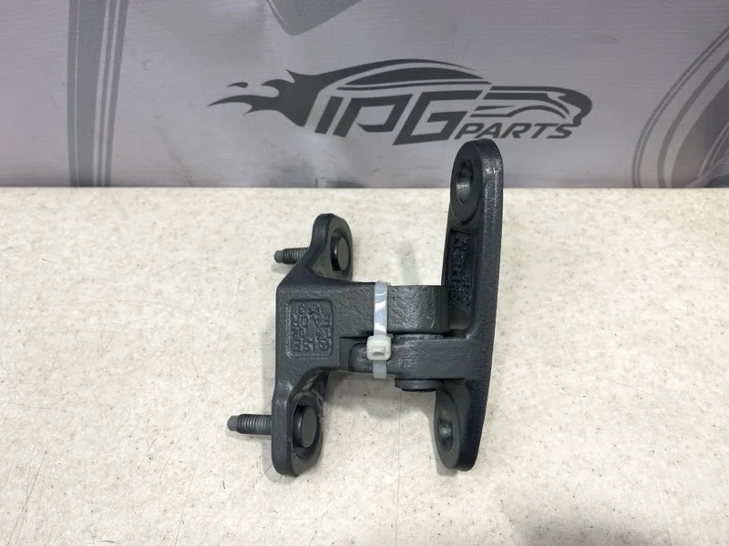 Петля передней правой двери верхняя Mercedes-benz 2014 W212