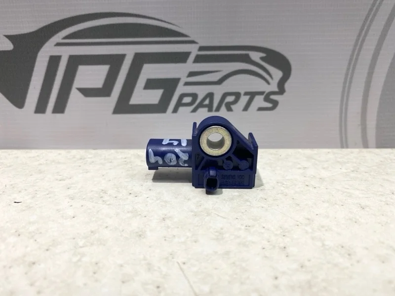 Датчик удара Mercedes-benz 2010 W204