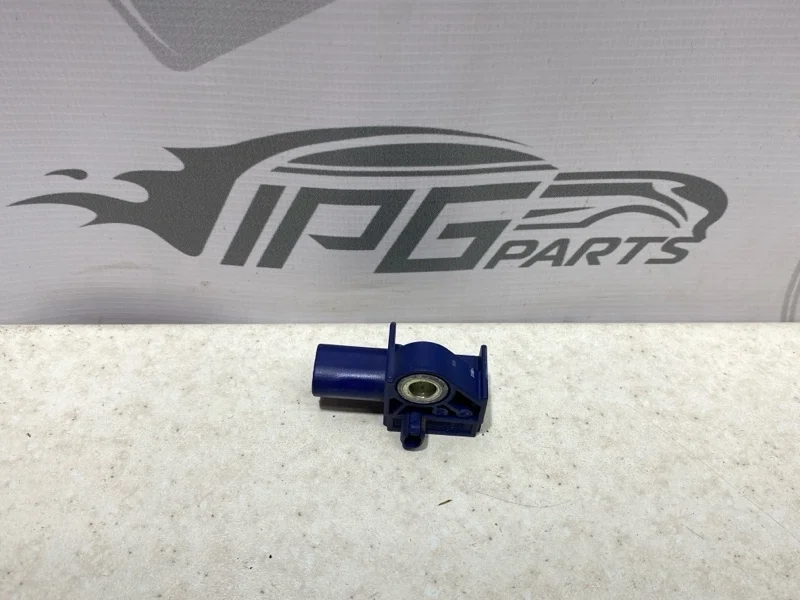 Датчик удара Mercedes-benz 2010 W204