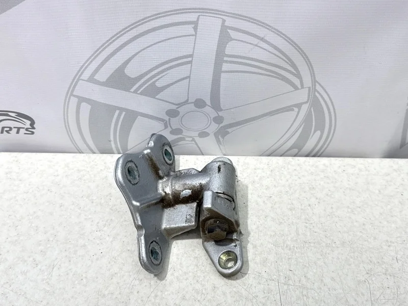 Петля задней правой двери нижняя Mercedes-benz ML 2007 W164