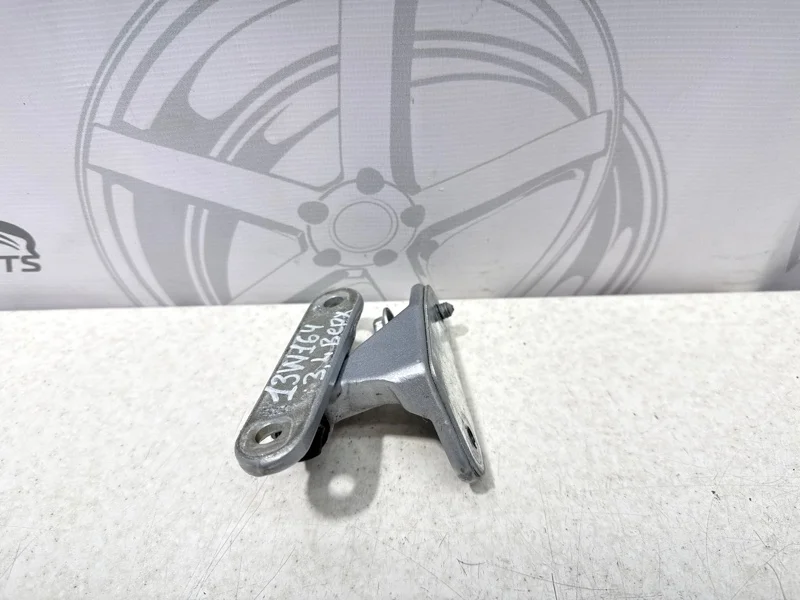 Петля левой двери верхняя Mercedes-benz ML 2007 W164