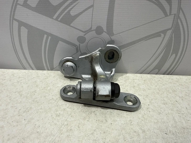 Петля правой двери верхняя Mercedes-benz ML 2007 W164