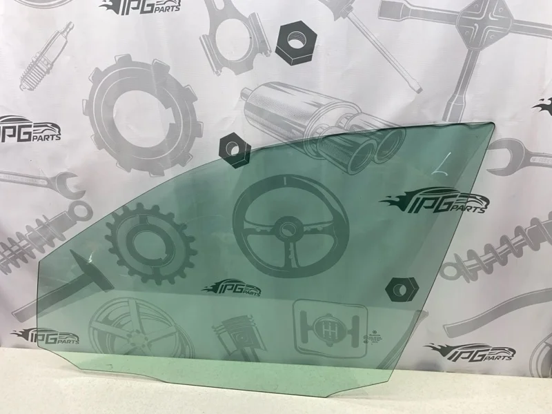 Стекло передней левой двери Mercedes-benz 2010 W204