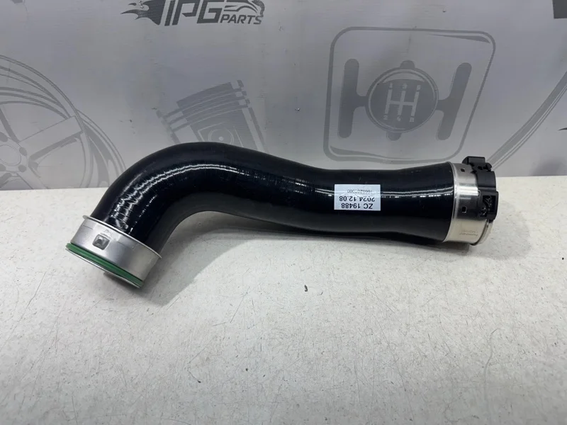 Патрубок интеркулера правый Mercedes-benz ML W166