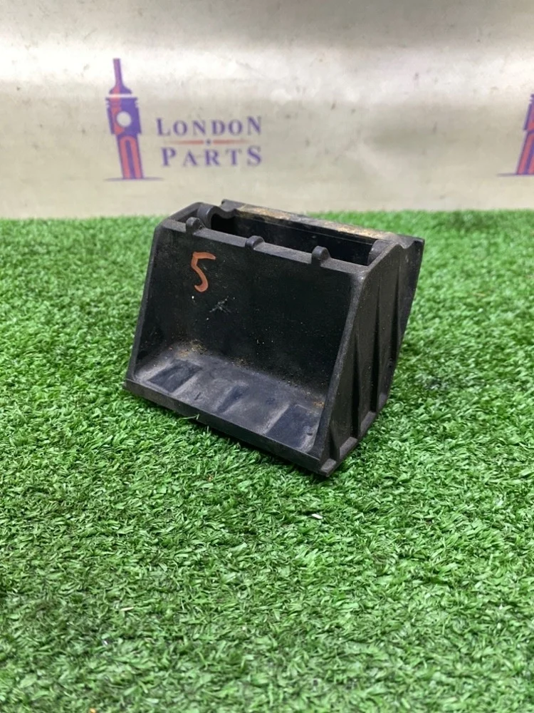 Кронштейн радиатора BMW X5 E70