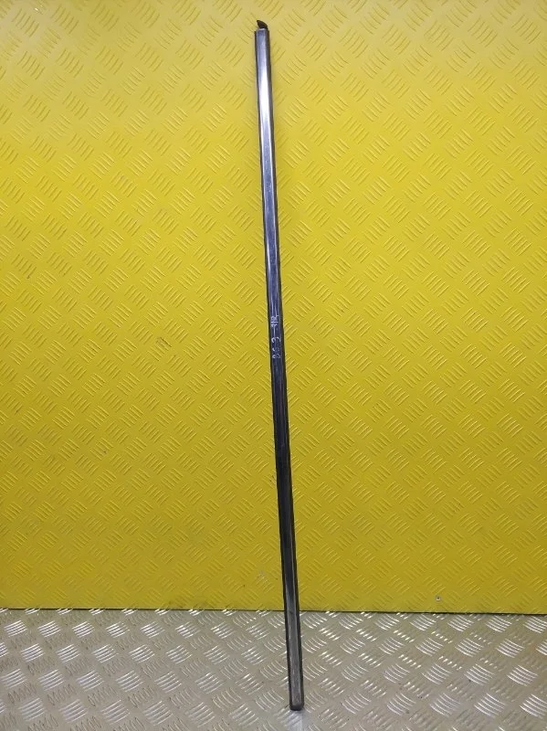 Молдинг двери передней правой Opel Zafira B 2005-2012 2007 13137826 2.2 I Z22YH