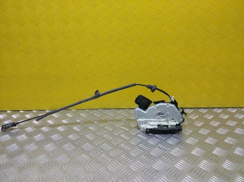 Замок двери передней правой Volkswagen Beetle (A5) 2011> 2012 5K1837016B 2.0 I