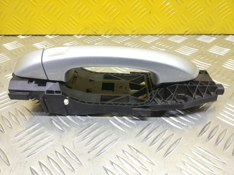 Ручка двери наружная задняя левая Volkswagen Sharan Ii 2010-2015 2013 5L0837885C 2.0 D