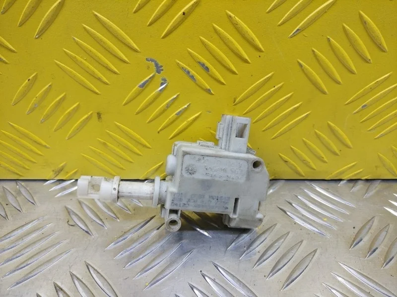 Замок лючка топливного бака Volkswagen Passat Cc I (2008-2017) Рест. 2012 3B0959782A 2.0 I