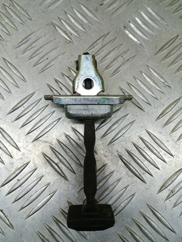 Ограничитель открывания двери Nissan Pathfinder (R51M) 2004-2013 2008 804304X00A 2.5 D YD25DDTI