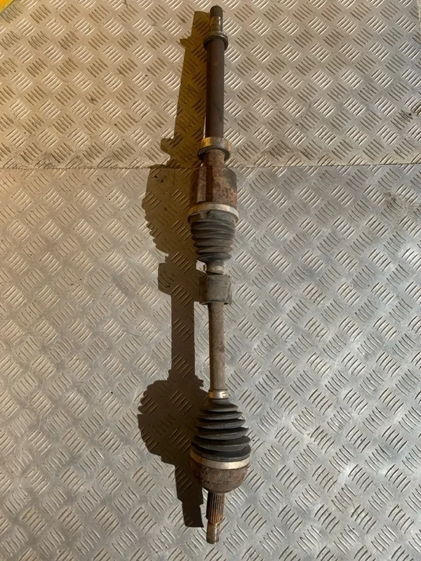 Полуось передняя правая (приводной вал, ШРУС) Dacia Duster 2010-2017 2016 391001162R 1.6 I