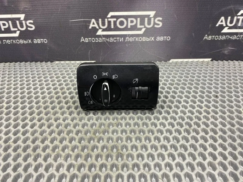 Блок управления светом Audi A6 4B1941531 СЕДАН C5 2.4 APS