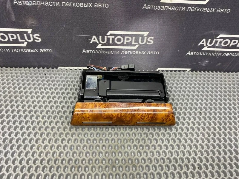 Пепельница центральная Audi A6 4B0857951 СЕДАН C5 2.4 APS