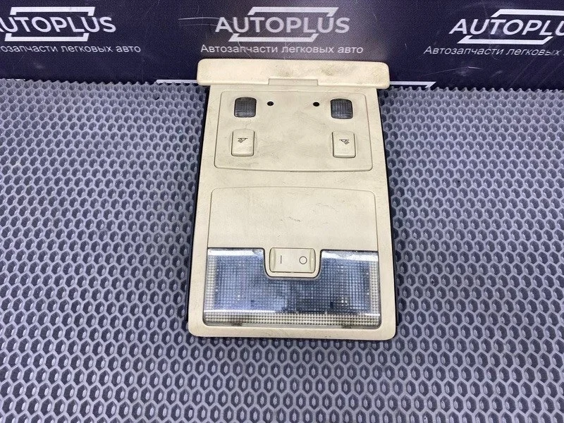 Плафон освещения салона Audi A6 4B0947105 СЕДАН C5 2.4 APS