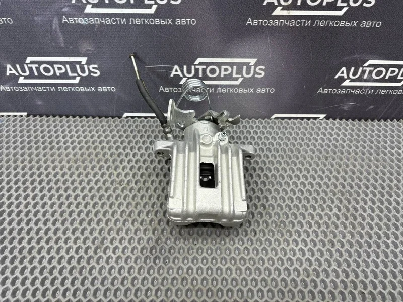 Суппорт тормозной Audi A6 8E0615424A СЕДАН C5 2.4 APS, задний правый