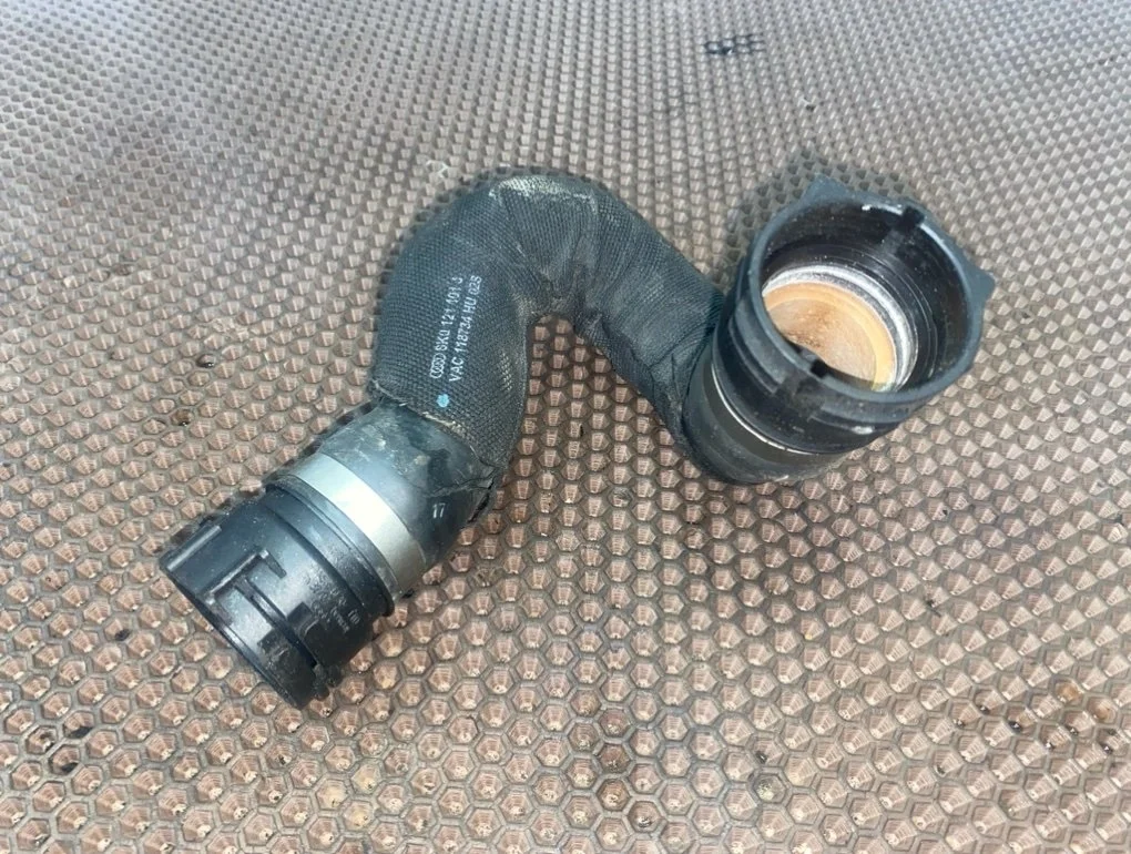 Патрубок радиатора Audi A4 2007 B8