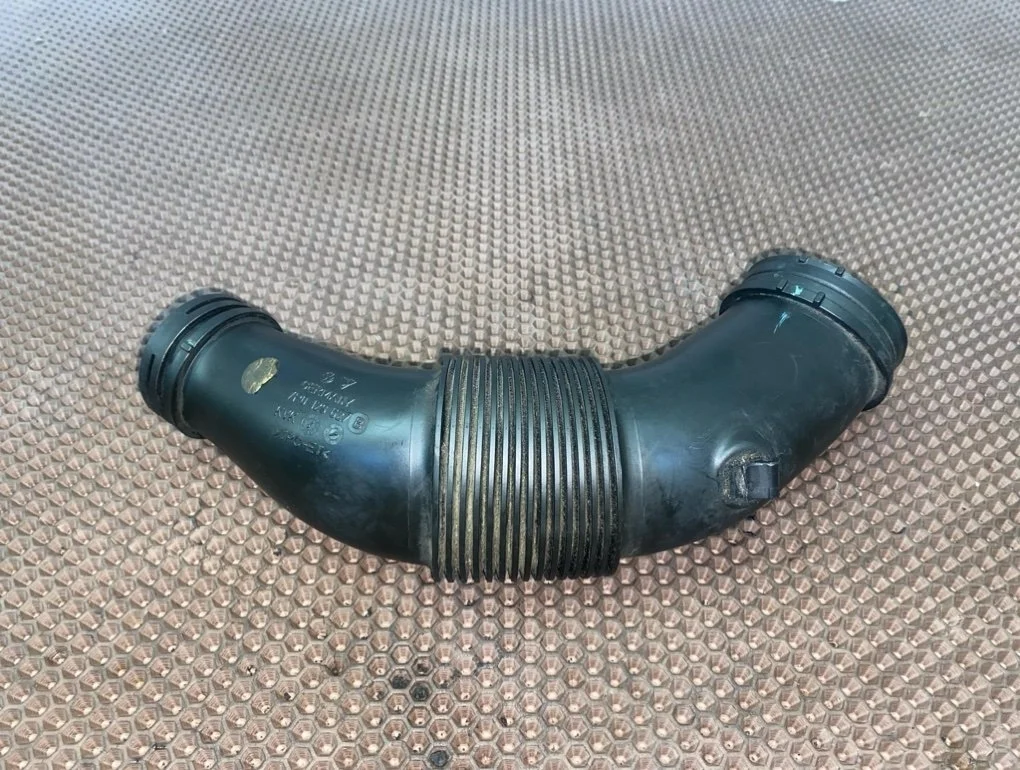 Патрубок воздушного фильтра Audi Q7 2011 4L