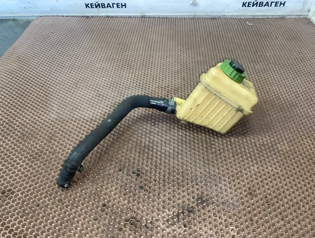 Бачок гидроусилителя руля Volkswagen Touareg 2011 7P