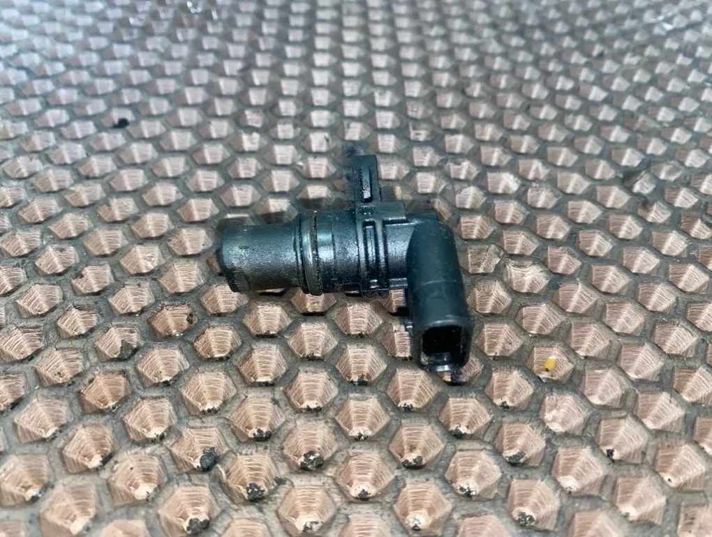 Датчик положения распредвала Audi A6 2006 C6